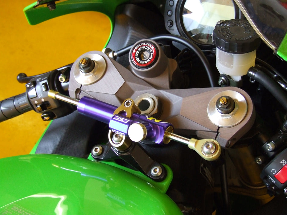 Fixing kit per Hyperpro-Kawasaki ZX-6 R 2011-2012 Assorbitore di direzione anodasaki nera